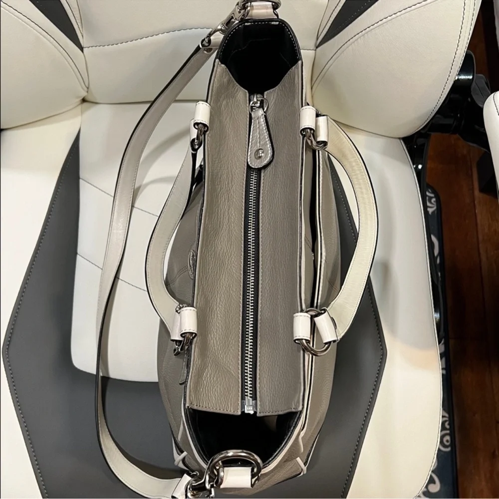 Coach Laura Spectator Tote, EUC - Picture 6 of 14